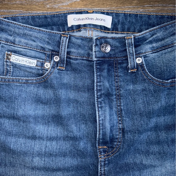 Calvin Klein Women’s High Rise Skinny Ankie Jeans Set of 2 ( Size 2/26 ) - Picture 3 of 11